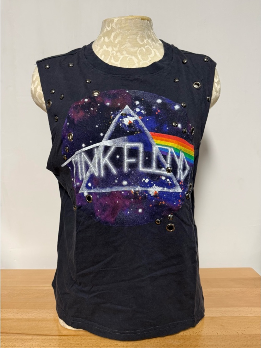 Pink Floyd Women’s Graphic Muscle Tee, size M